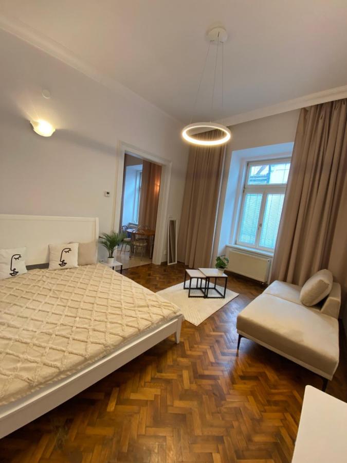 Apartment In City Center Kosice Luaran gambar