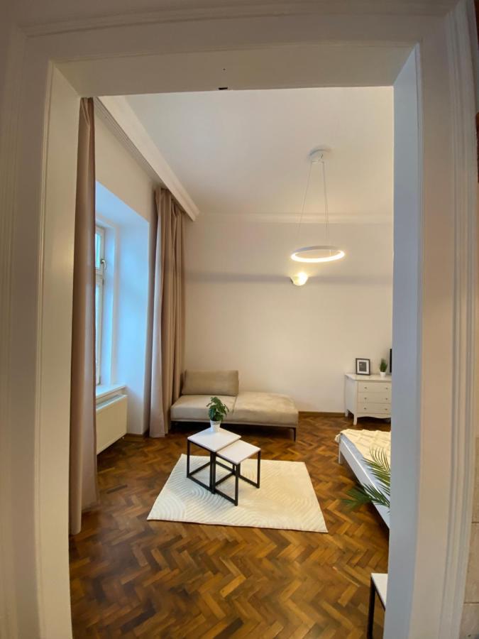 Apartment In City Center Kosice Luaran gambar